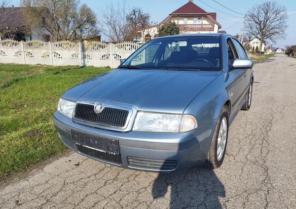 Skoda Octavia cena 8800 przebieg: 189000, rok produkcji 2002 z Zwoleń małe 301